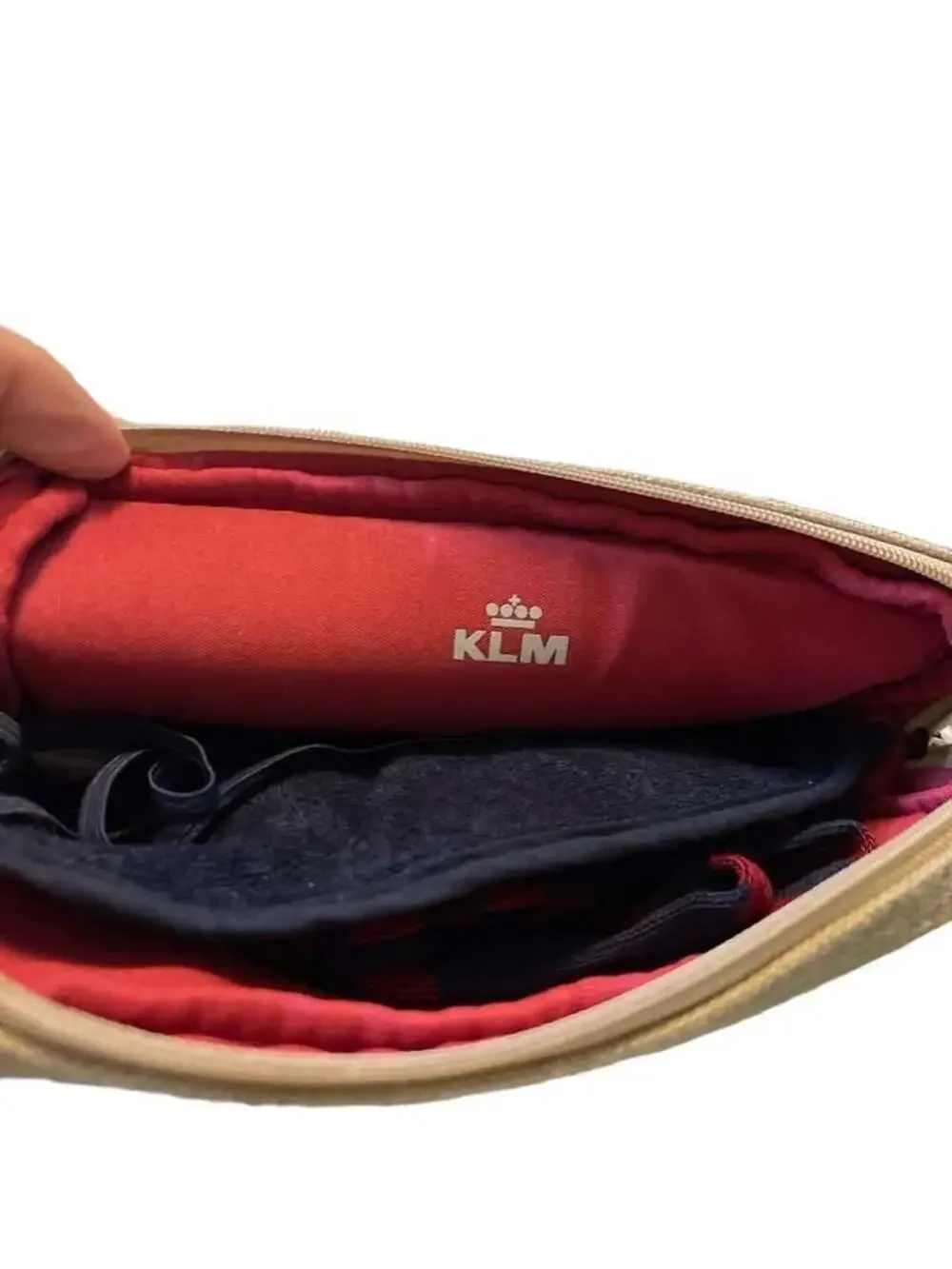 KLM  Dutch Airlines Amenity Kit 7 items Rituals Pouch, eye mask, socks, clutch